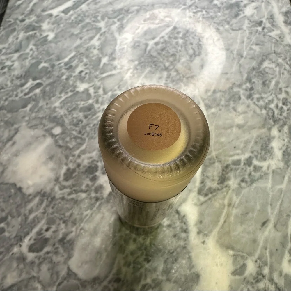 Revolution Conceal‎ and Glow Illuminating Foundation F7